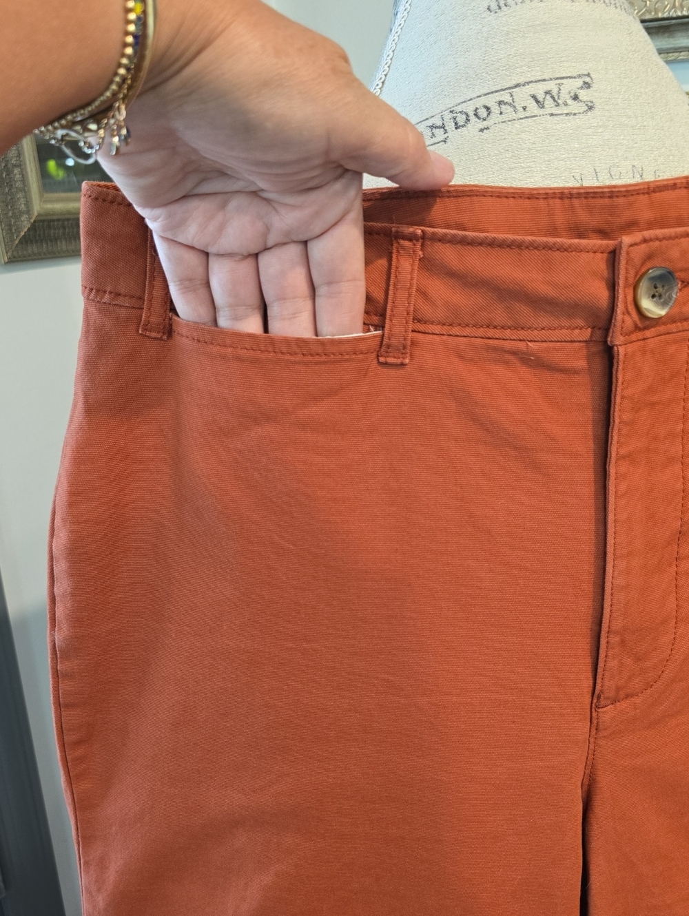 Old Navy Wide-Leg Cropped Pants in Rust Orange - Picture 4 of 6